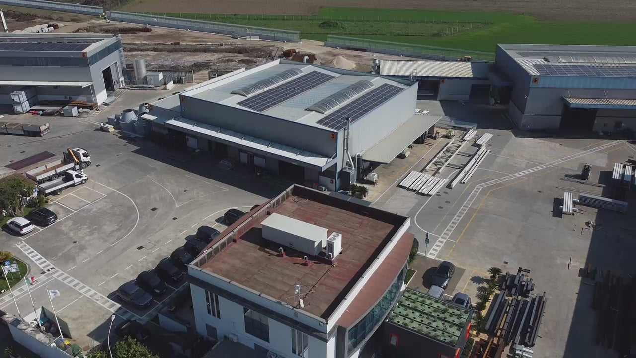 Carica il video: 